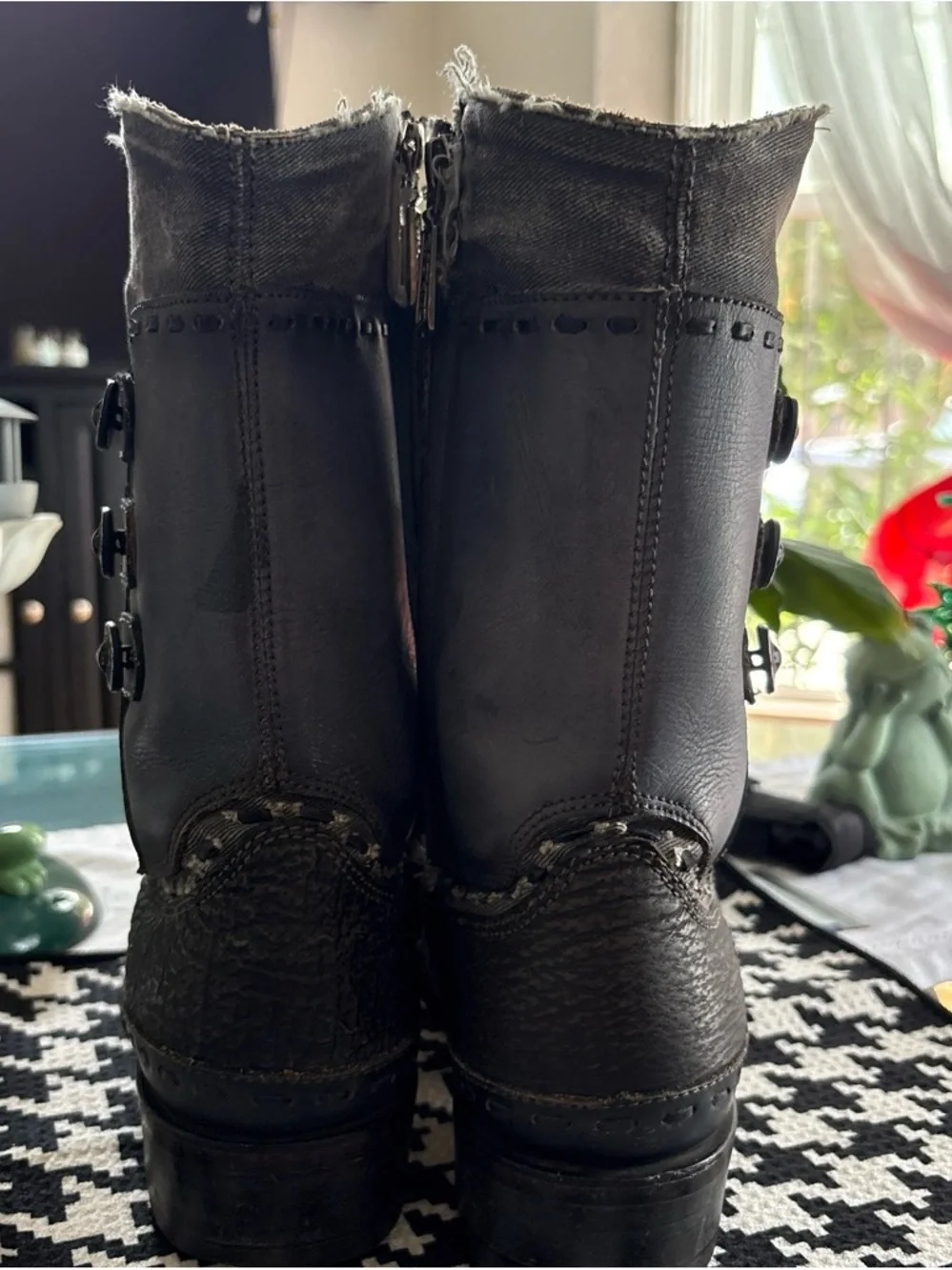 Cuadra stylish black